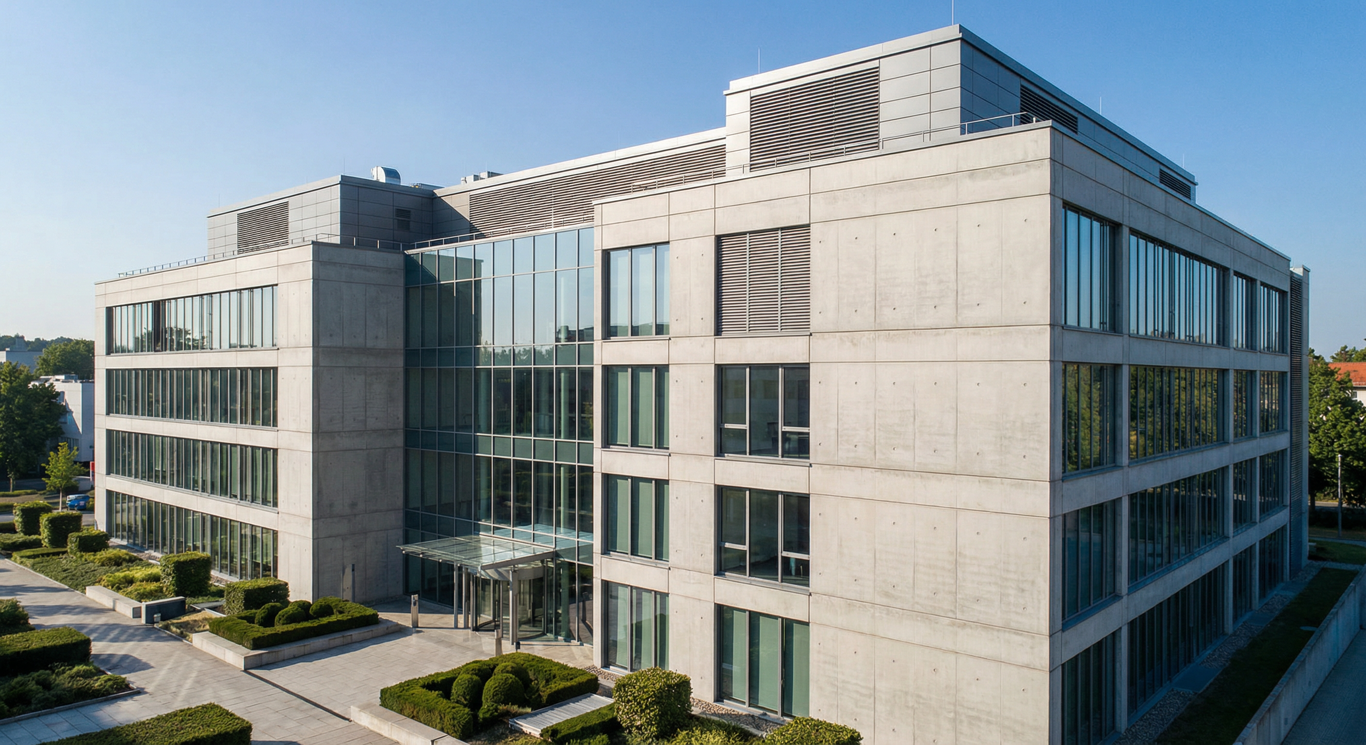 Nowoczesny budynek z systemem wentylacji pożarowej